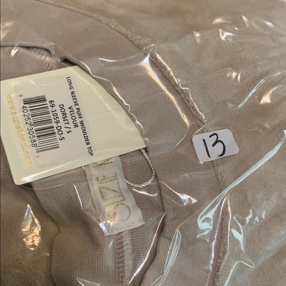 SUZIE KONDI Perissa Puff Shoulder Long Sleeve Velour Pullover NWT Dorset Tan - Picture 9 of 10